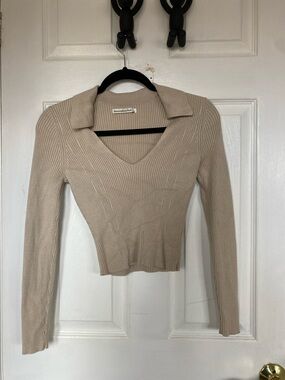 Abercrombie & Fitch Beige Ribbed Collared V-Neck Top